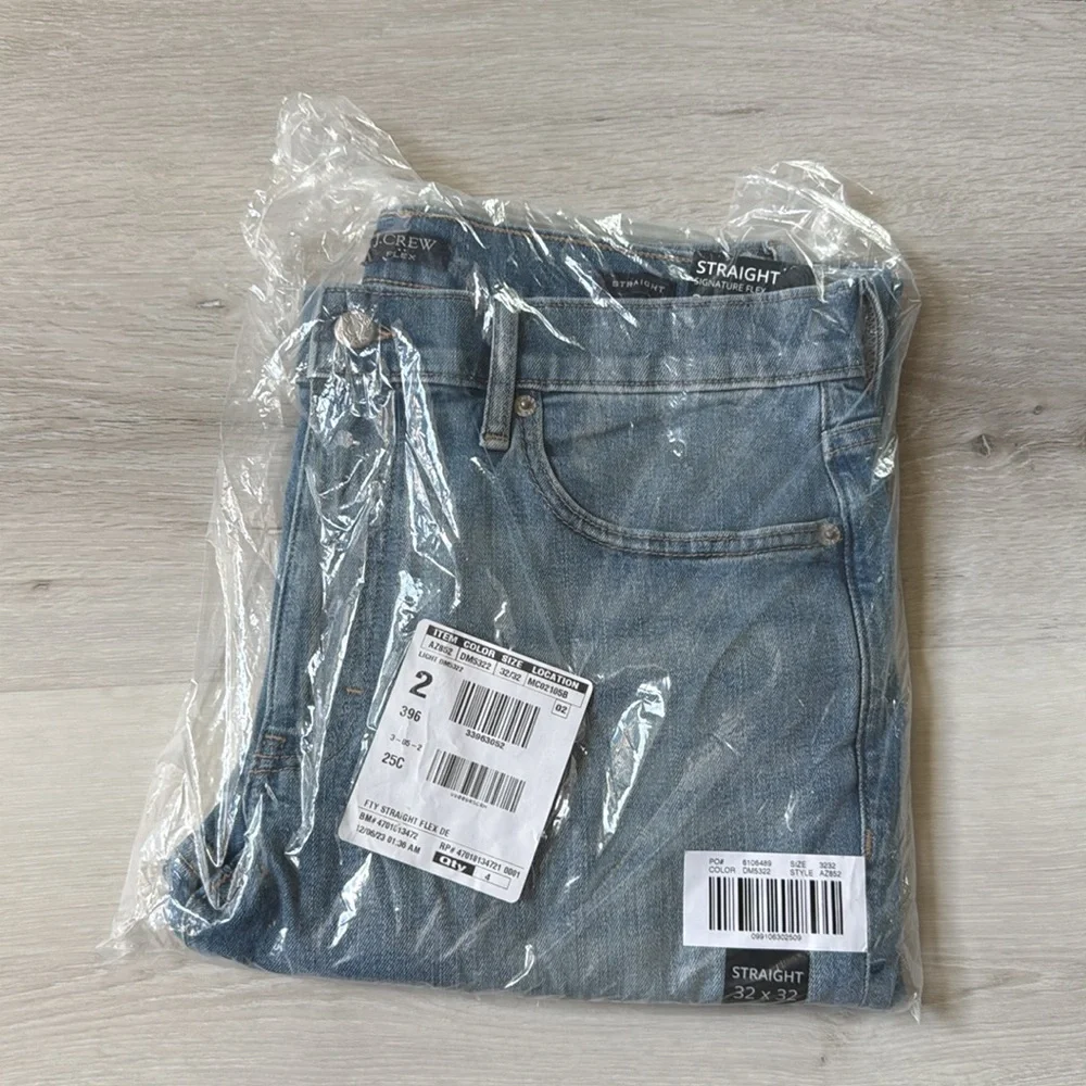 J.Crew,‎ Straight-fit jean in signature flex blue 32/32 NWT in packaging